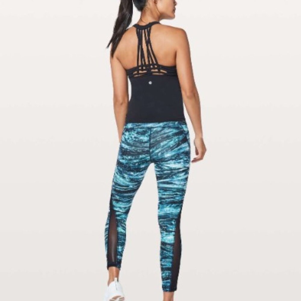 Lululemon Train Times 7/8 Leggings 25” Size 4 Blue Black Luxtreme Skull Detail